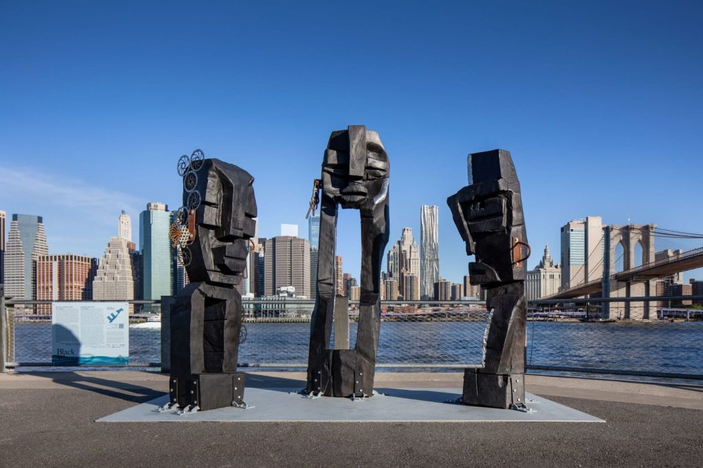 Agali Awamu (Togetherness) by Leilah Babirye. Brooklyn Bridge Park, NY (2022). Photo from  https://www.stephenfriedman.com/artists/66-leilah-babirye/